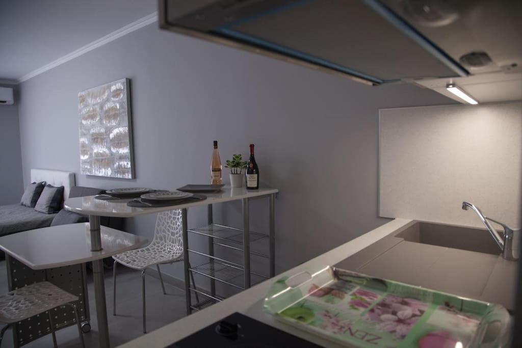 Stylish In Only 50 Meters From ! Appartement