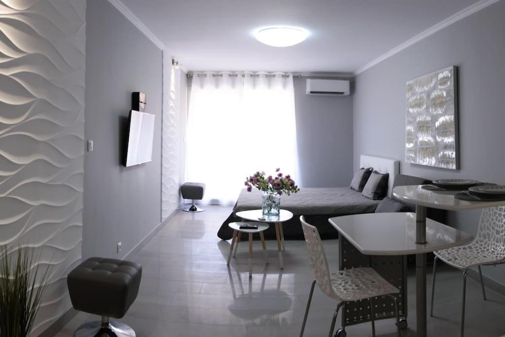 Stylish In Only 50 Meters From ! * Nice